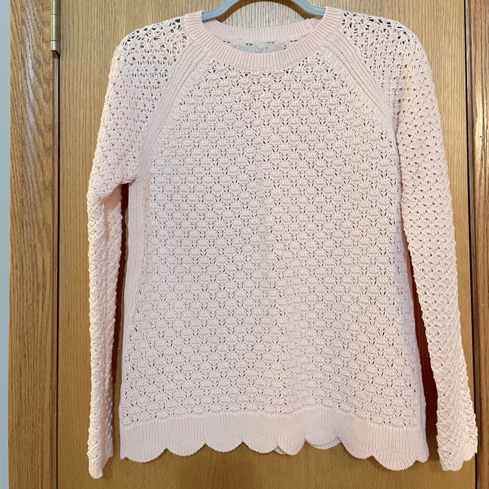 Cute Loft sweater with scallop detail along bottom.
